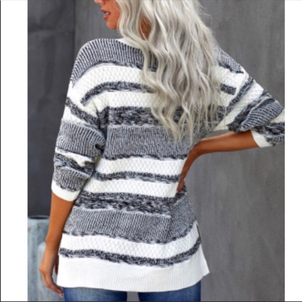 Sale Pullover knit sweater - Picture 2 of 12